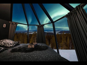 Mountain Glass Room Luxury getaway for two - wild nature experience in Sweden